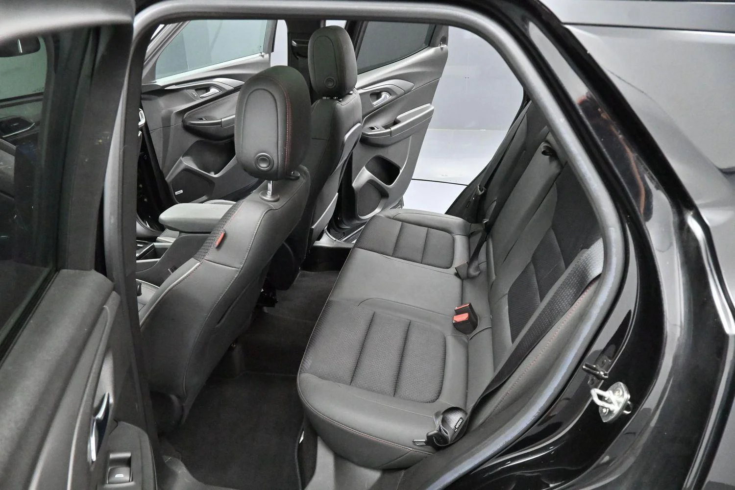 Used 2022 Mosaic Black Metallic Chevrolet RS image 30