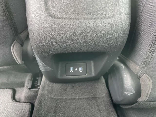 New 2025 Silver Hyundai SE image 12