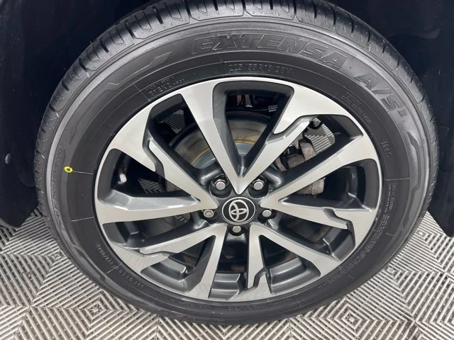 Used 2022 Gray Toyota XLE image 10