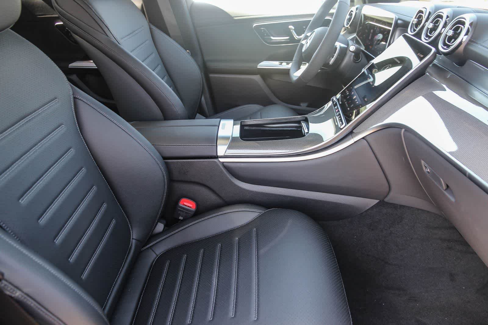 New 2026 Black Mercedes-Benz GLC 300 image 18