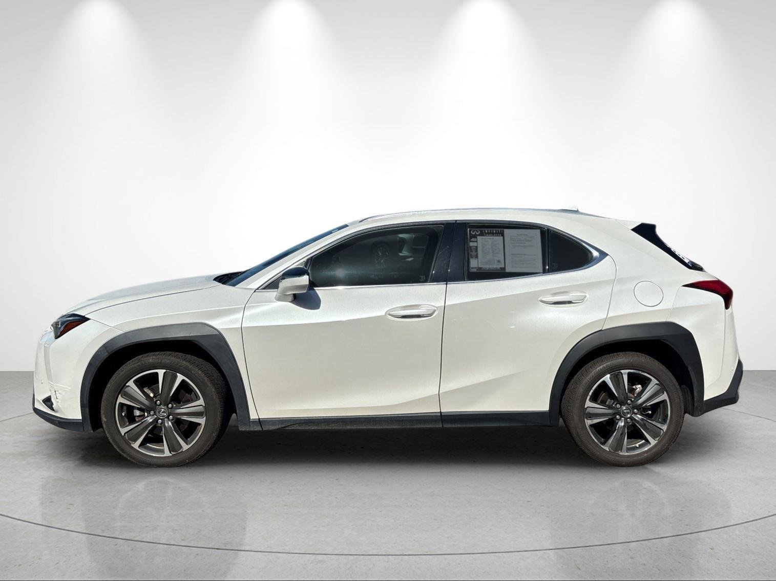 Used 2021 Eminent White Pearl Lexus UX 200 image 2