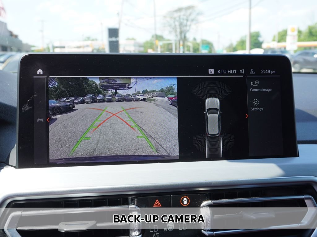 Used 2023 Black BMW xDrive30i image 6