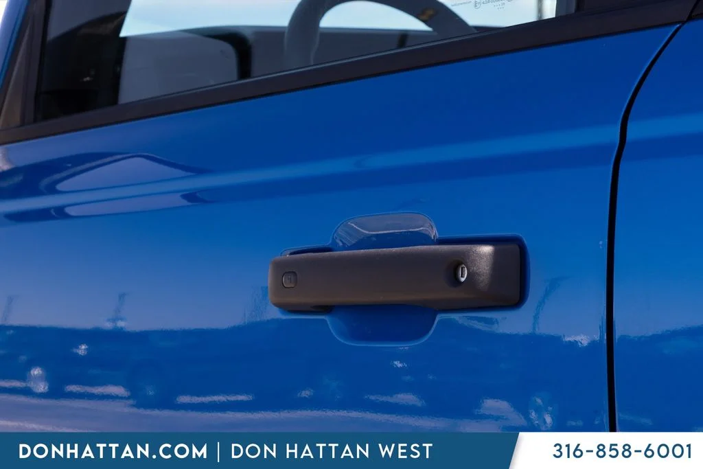 Used 2025 Blue Ford Badlands image 29