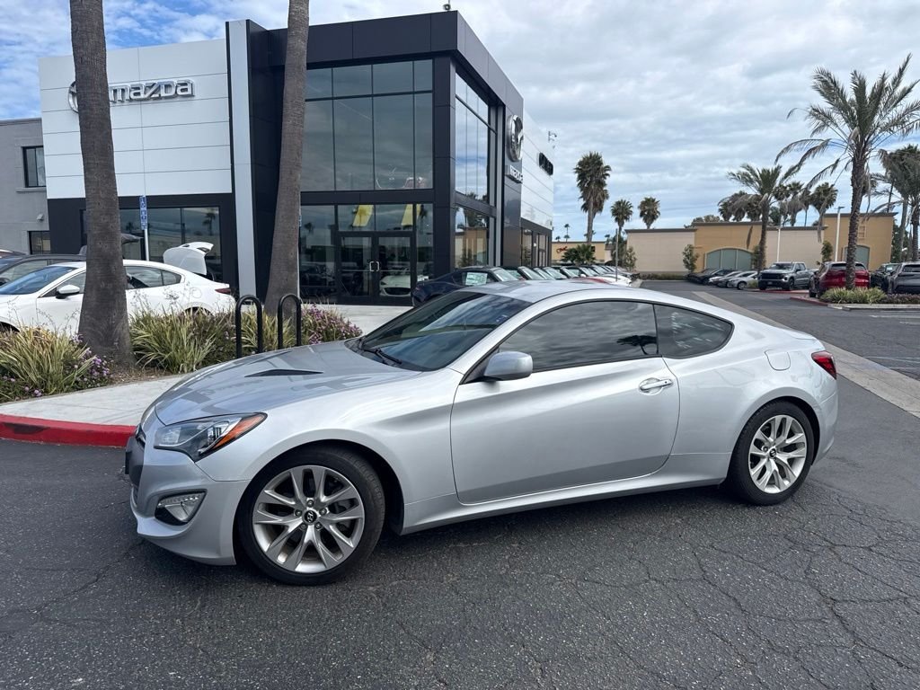 Used 2014 Silver Hyundai 2.0T image 1
