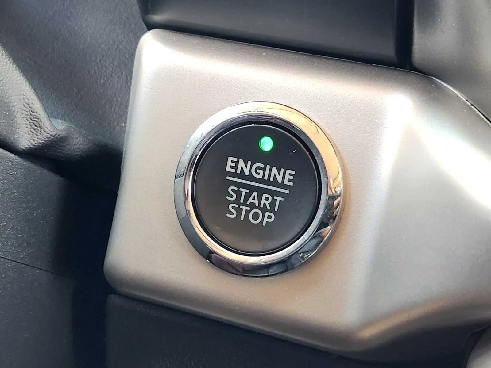 Used 2023 Agate Black Metallic Ford XLT image 19