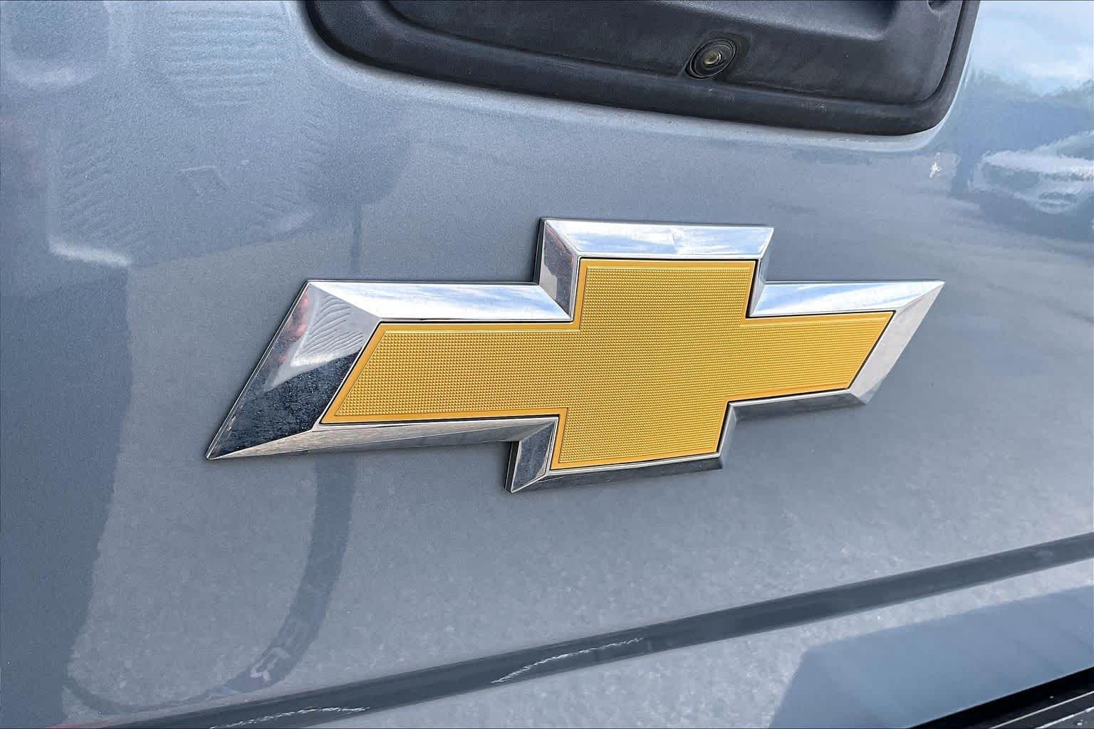 Used 2015 Slate Grey Metallic Chevrolet LT image 29