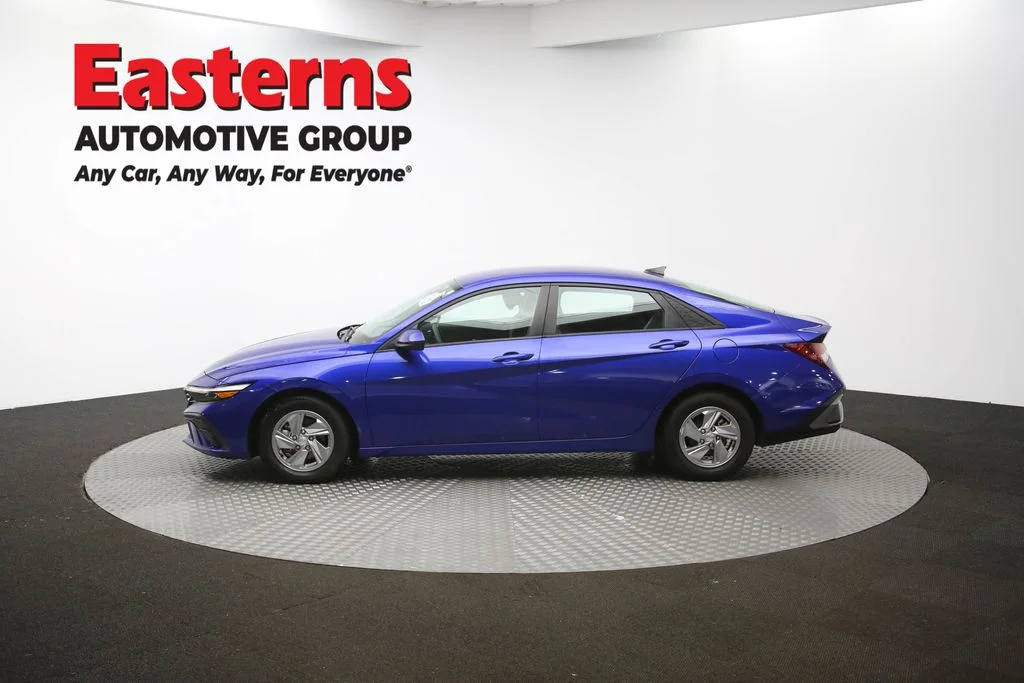Used 2024 Blue Hyundai SE image 57