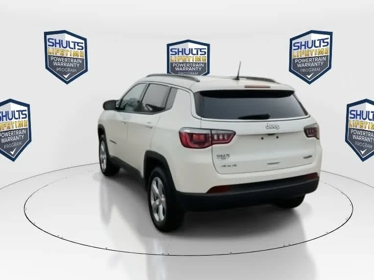 Used 2020 White Clearcoat Jeep Latitude image 7