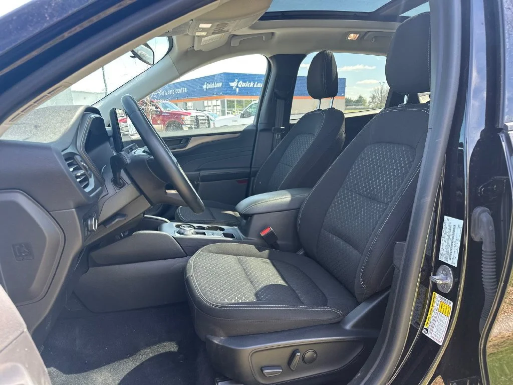 Used 2023 Black Ford Active image 5