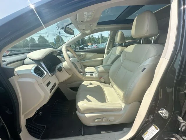 Used 2018 Black Nissan SL image 22