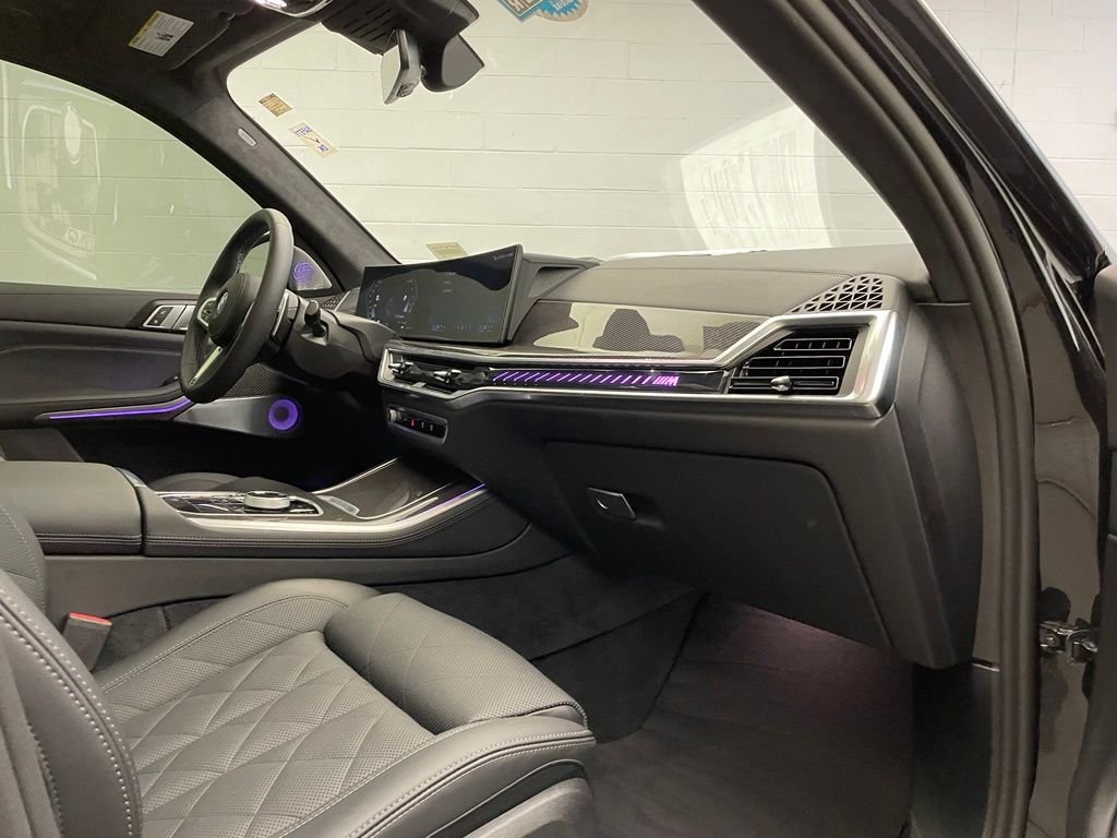 Used 2026 Black BMW M60i image 29