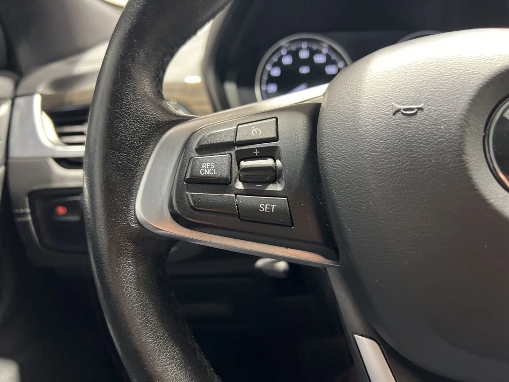 Used 2022 Black BMW xDrive28i image 29