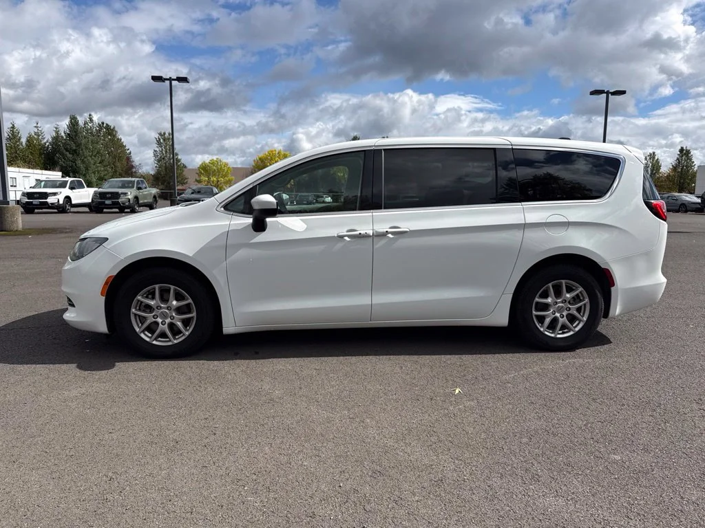 Used 2023 Bright White Clearcoat Chrysler LX image 4