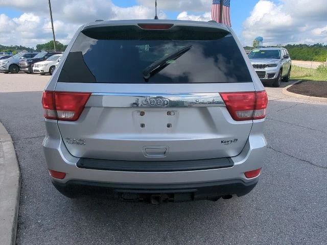 Used 2011 Silver Jeep Laredo image 27