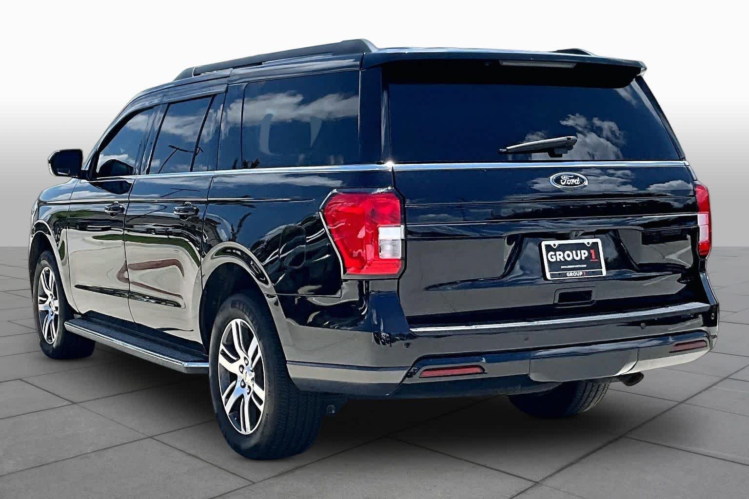 Used 2022 Agate Black Metallic Ford XLT image 12