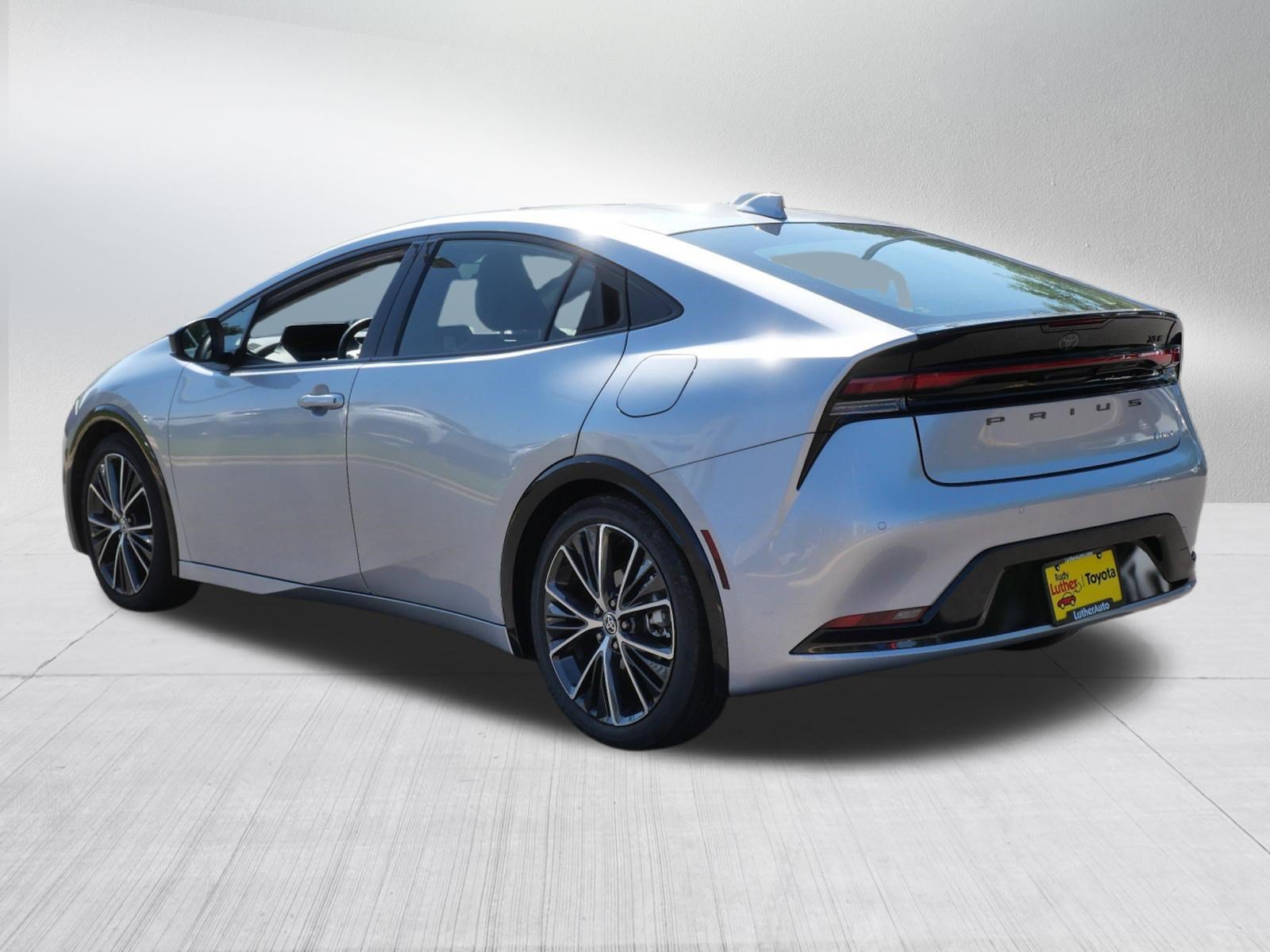 Certified Used 2025 Cutting Edge Toyota XLE image 6