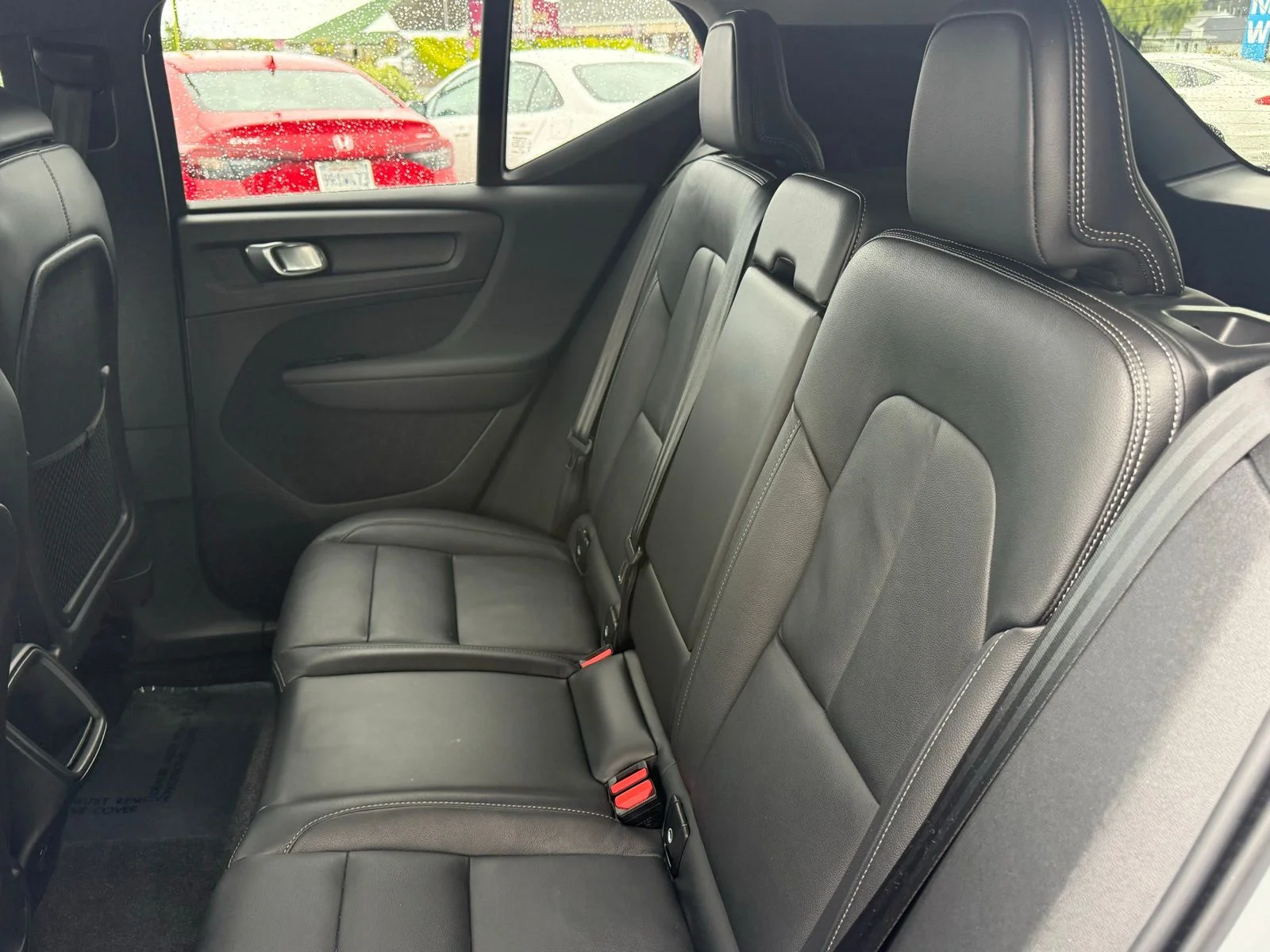 Used 2021  Volvo Momentum image 23