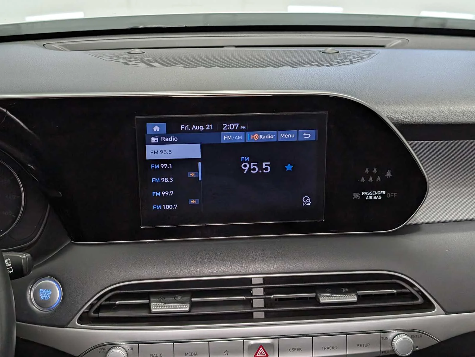 Used 2021 Hyper White Hyundai SEL image 19