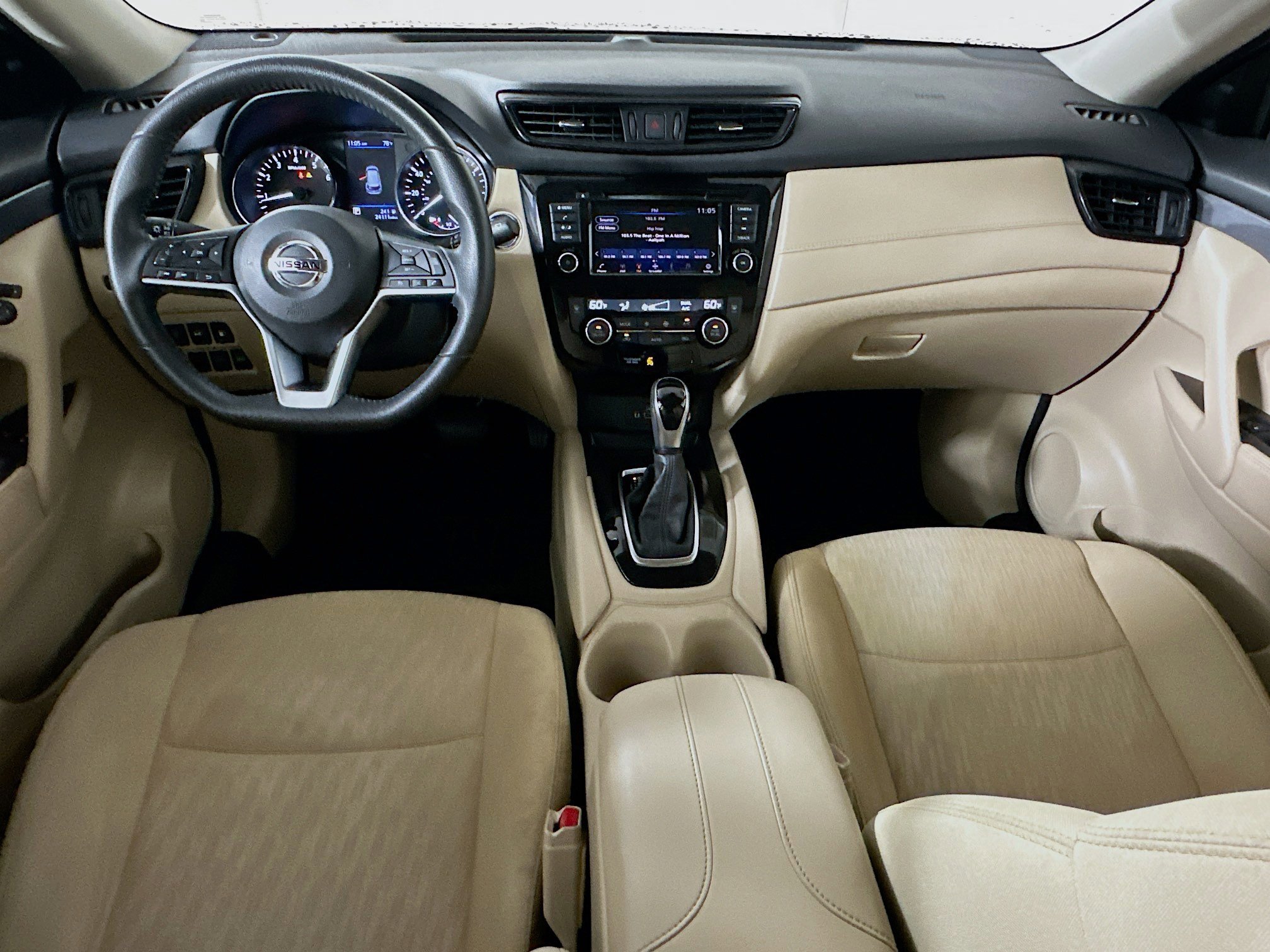 Used 2020 Scarlet Ember Tintcoat Nissan SV image 27