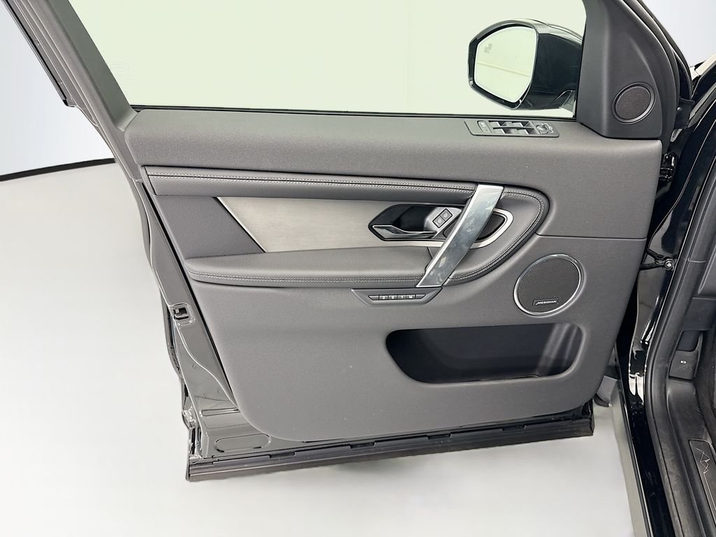 New 2026 Santorini Black Land Rover Landmark image 24