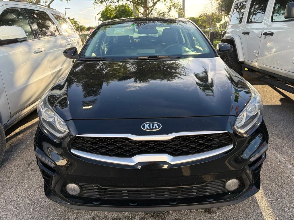 Used 2021 Aurora Black Pearl Kia LXS image 2