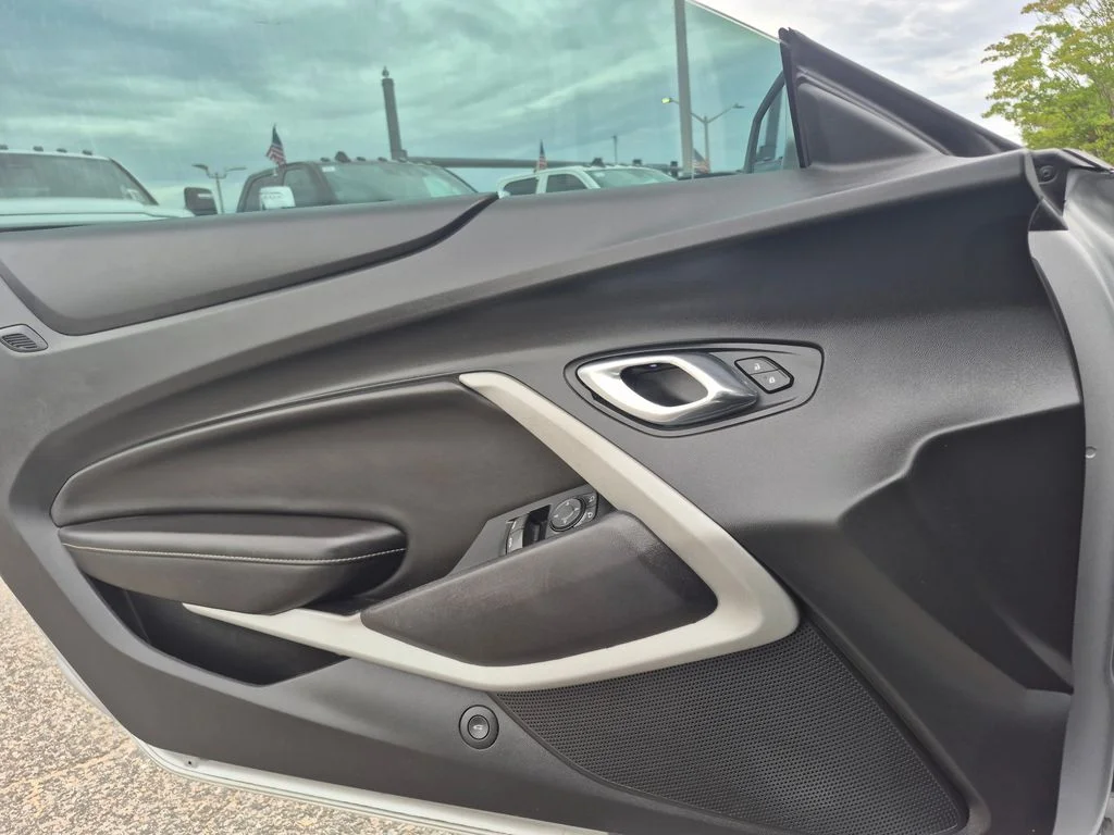 Used 2018 Silver Chevrolet 1LT image 15