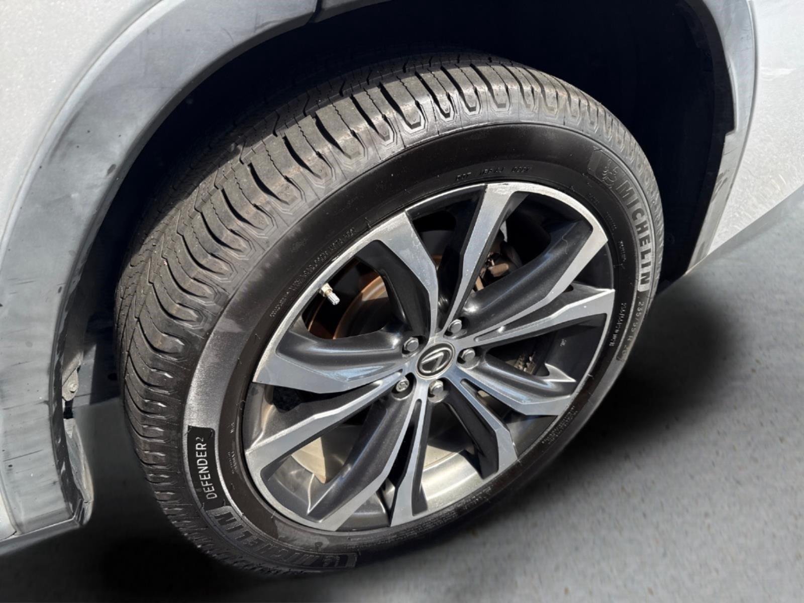 Used 2019 Silver Lining Metallic Lexus RX 350L Premium image 6