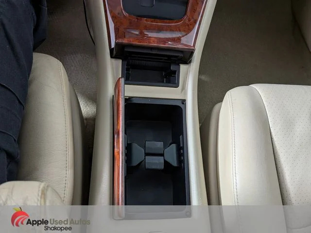 Used 2006 Gold Toyota Limited image 24