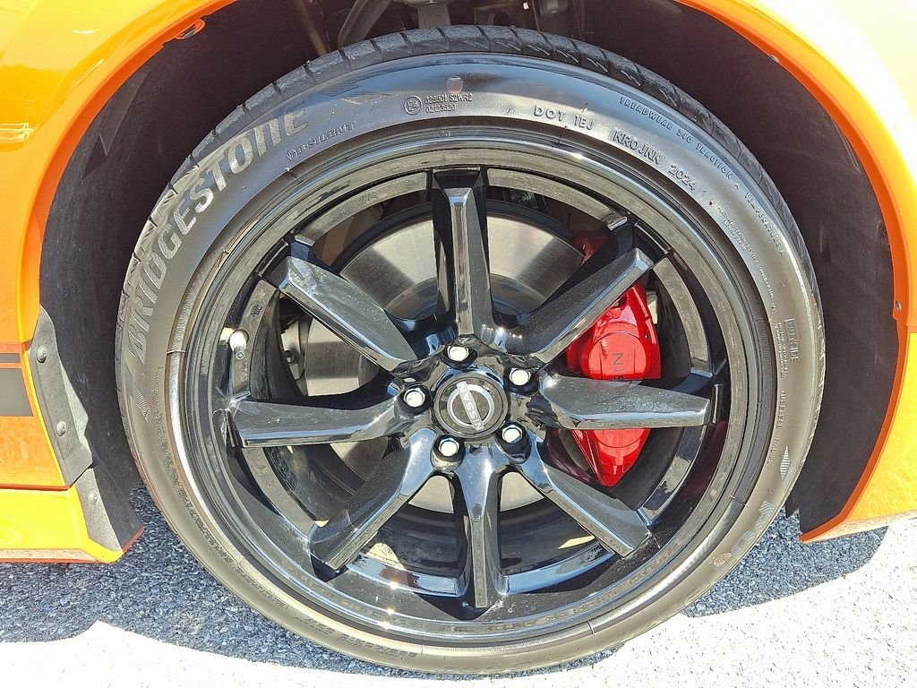 Used 2024 Orange Nissan Performance image 9