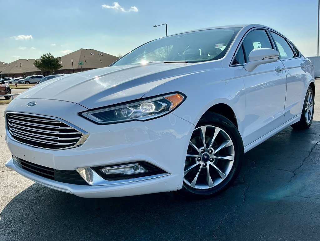 Used 2017 Ford Fusion SE with VIN 3FA6P0HD5HR111321 for sale in Norman, OK