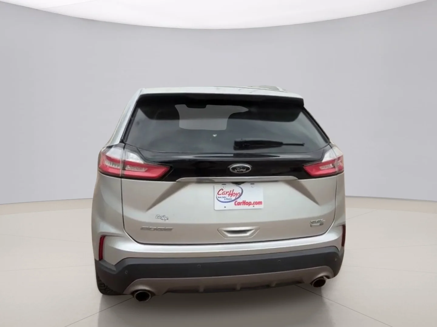 Used 2019 Gray Ford SEL image 4