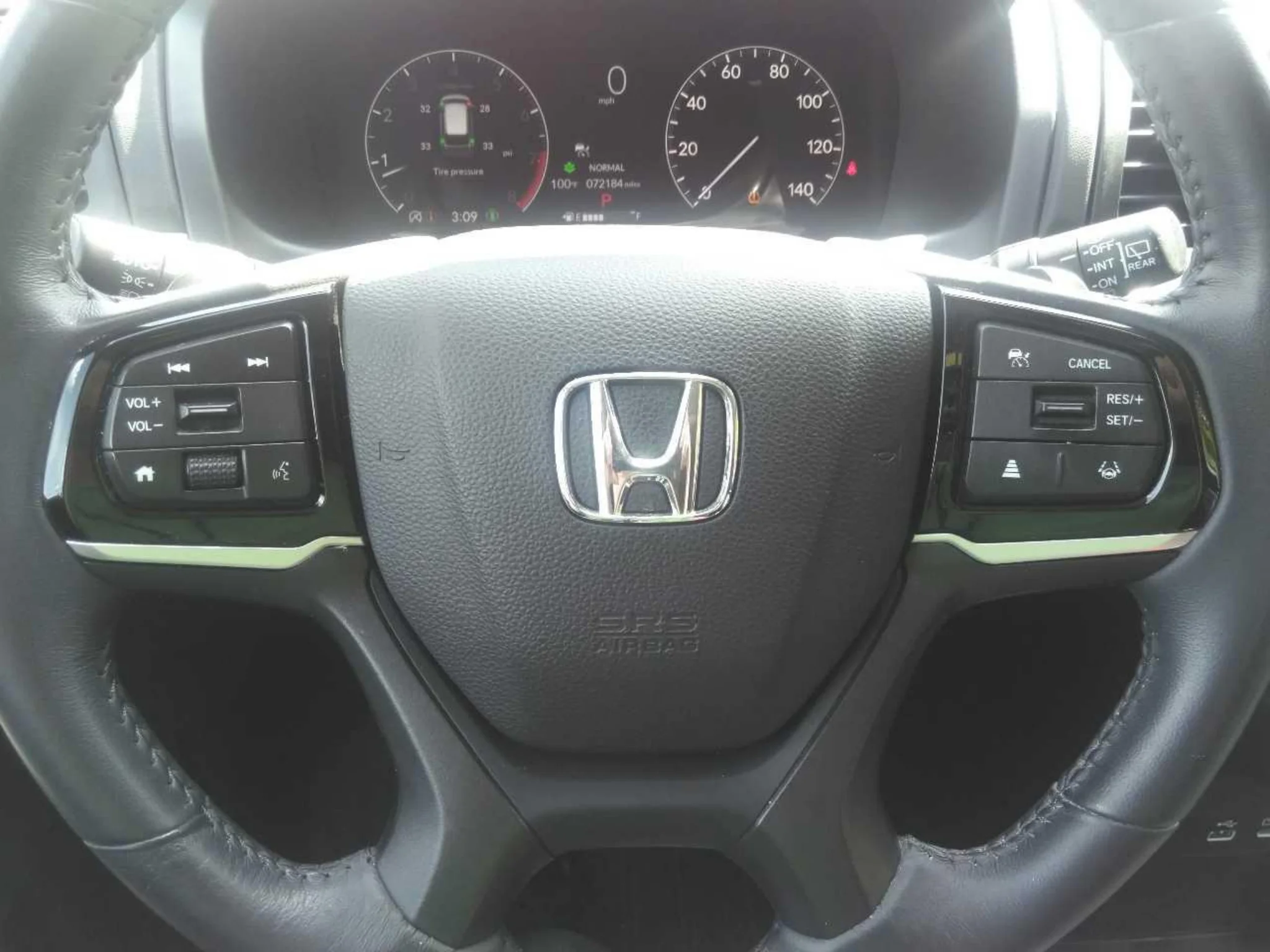 Used 2025 Crystal Black Pearl Honda EX-L image 10