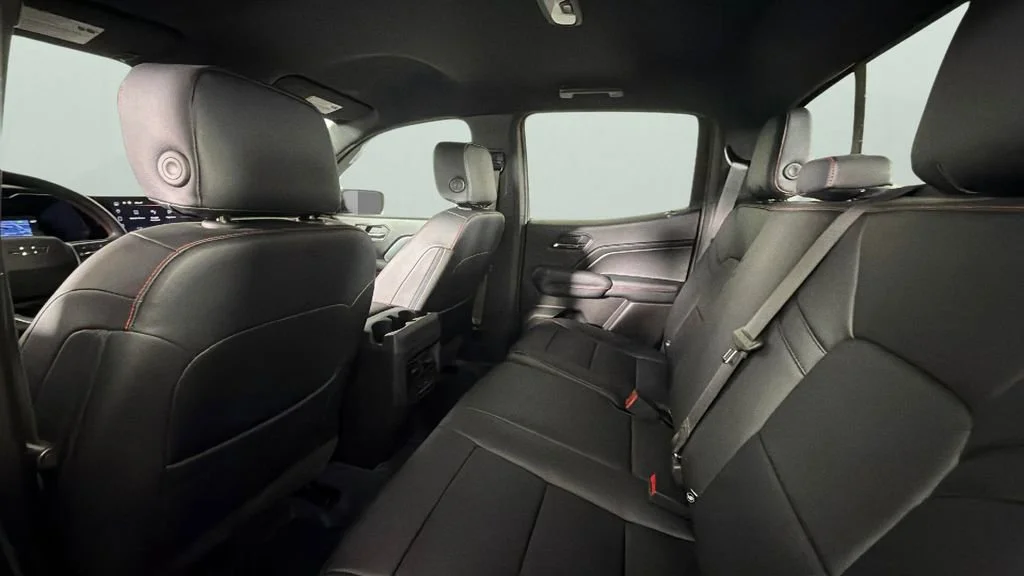 Used 2024 Black Chevrolet Z71 image 27