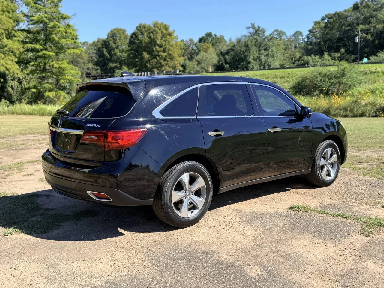 Used 2015 Black Acura Base 4dr SUV image 5