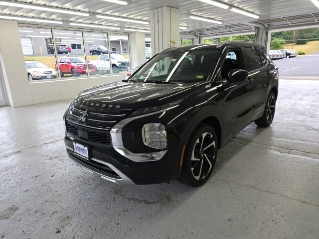 Used 2024 Black Mitsubishi SEL image 5