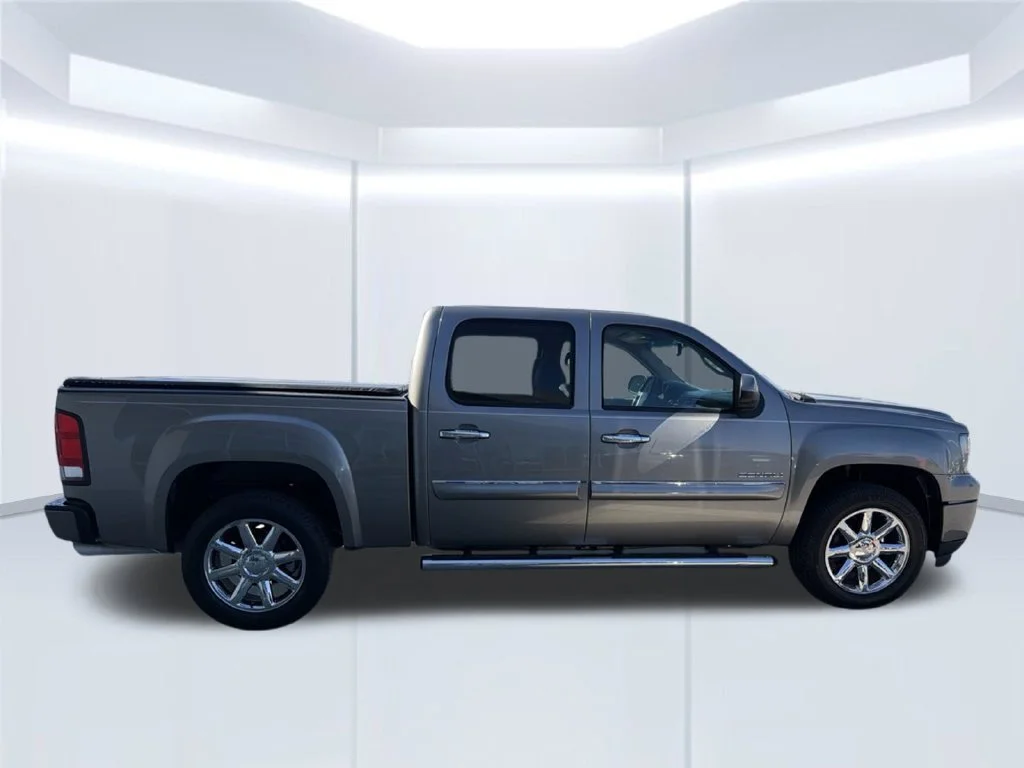 Used 2012 Gray GMC Denali image 8
