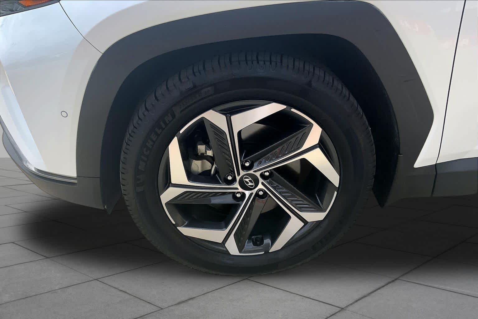 Certified Used 2022 Quartz White Hyundai Limited image 11