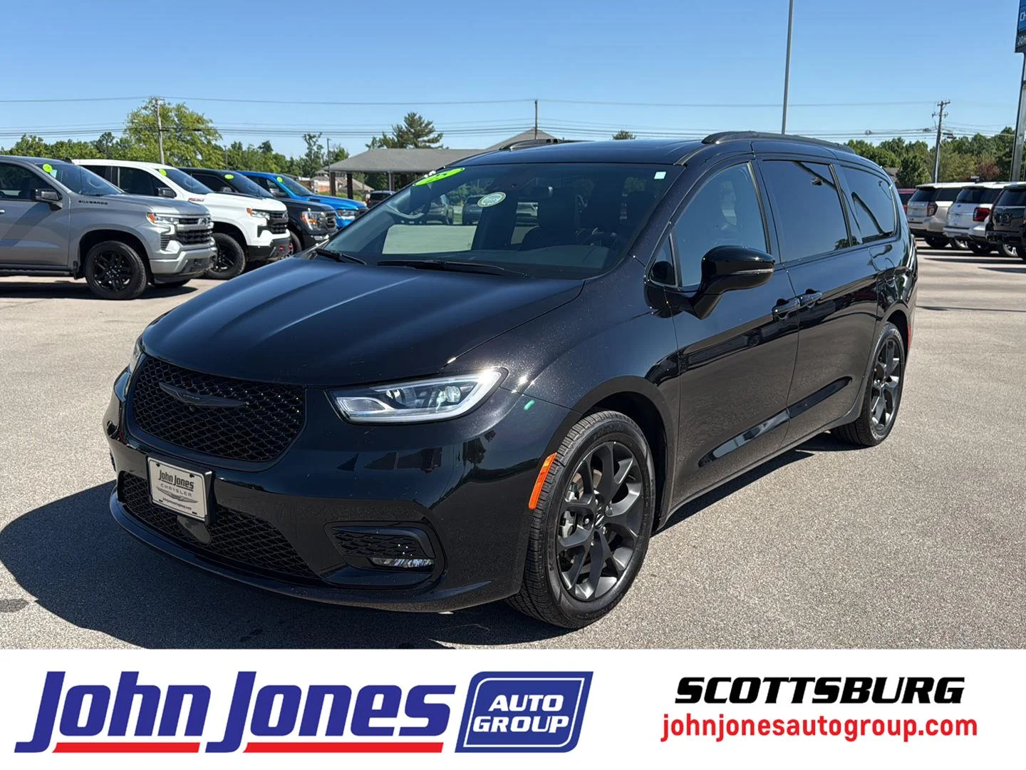 2025 Chrysler Pacifica Limited's photo