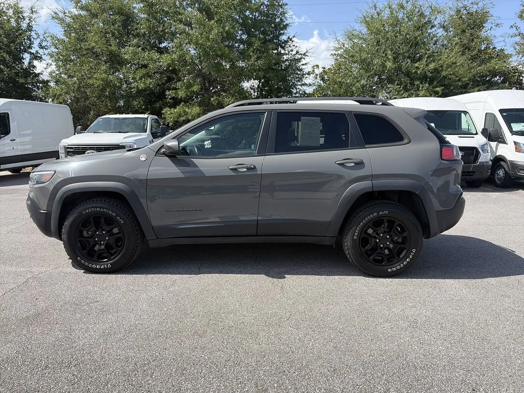 Used 2019 Gray Jeep Trailhawk image 4