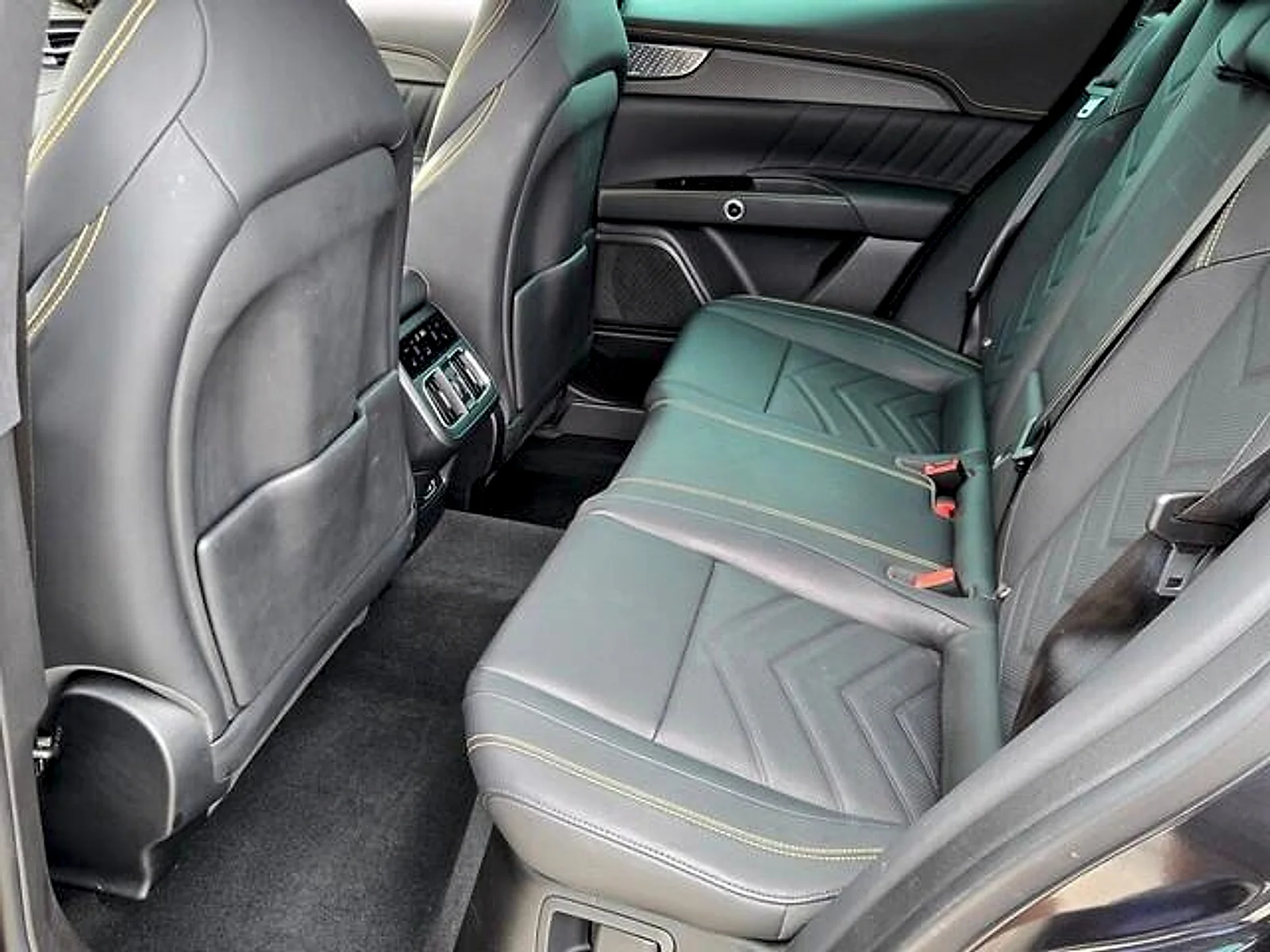 Used 2023  Maserati Modena image 11