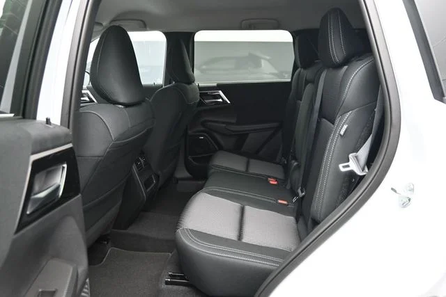 New 2026 White Mitsubishi ES 1.5T 2WD image 9