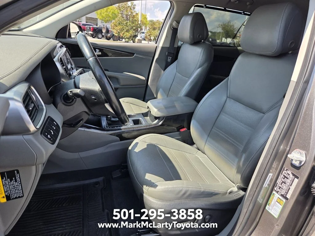 Used 2016 Silver Kia EX image 9