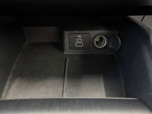 Used 2025 Silver Ford ST-Line Select image 21