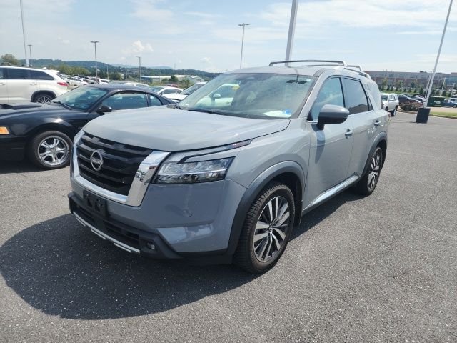 Used 2022 Gray Nissan Platinum image 3