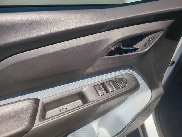 New 2027 Summit White Chevrolet LT image 24
