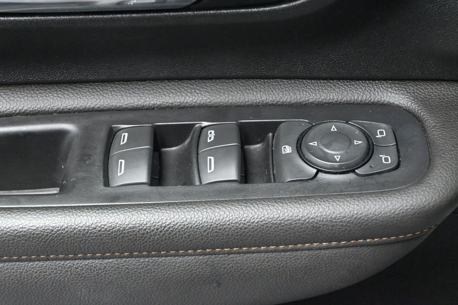 Used 2020 Summit White GMC SLE image 12