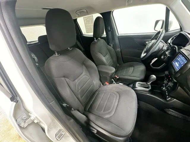 Used 2019 White Jeep Latitude image 25