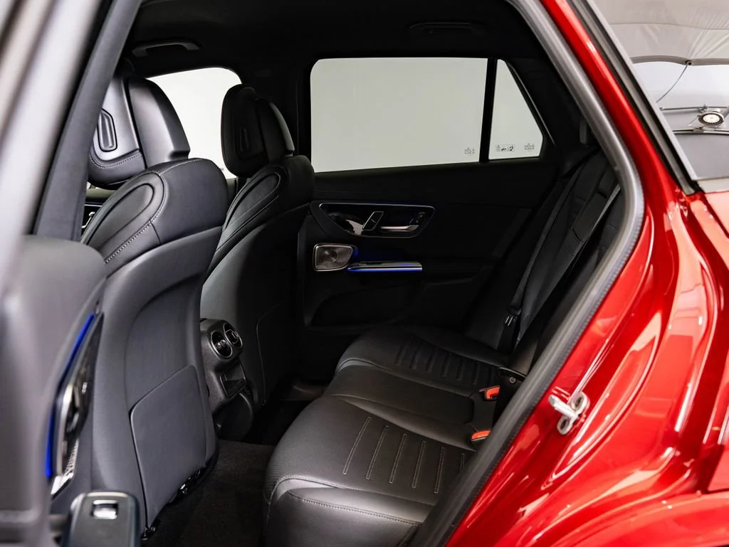 New 2026 Manufaktur Patagonia Red Mercedes-Benz GLC 300 image 41