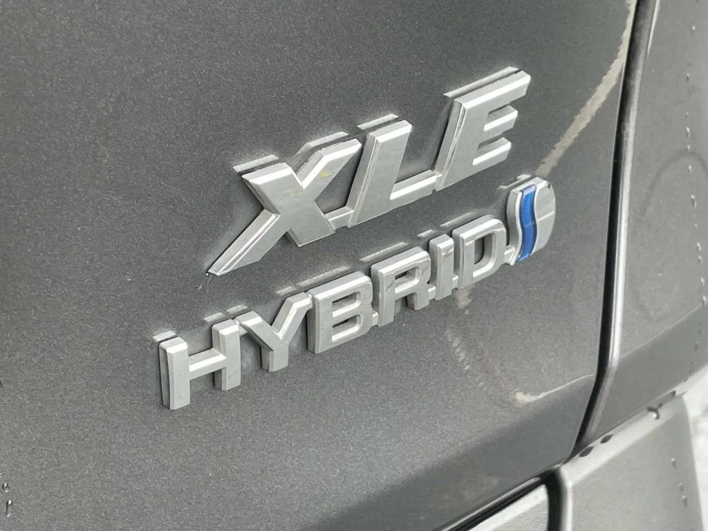 Used 2024 Gray Toyota XLE Premium image 10