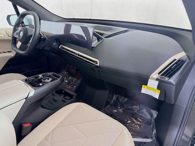 2026 BMW iX 45 - Photo 28